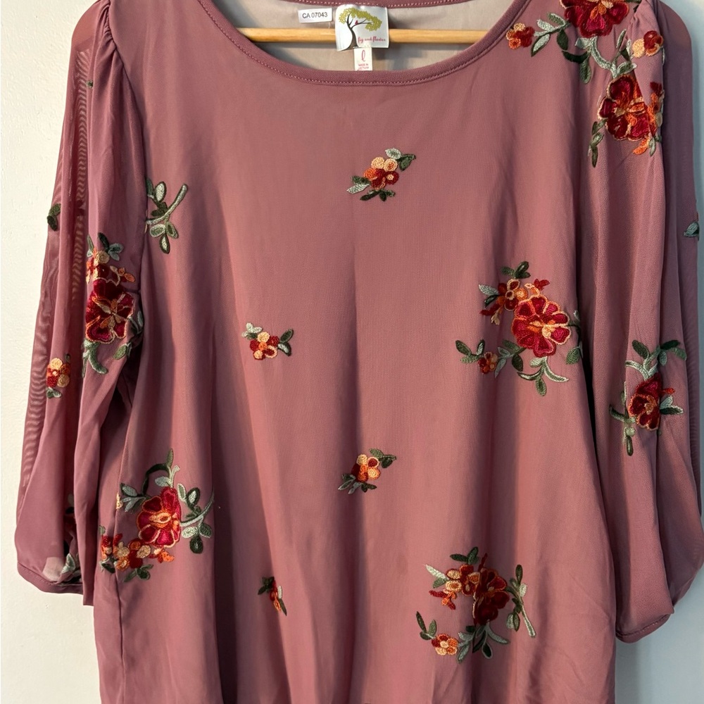 Fig & Flower Floral Embroidered Women's Top - Pink